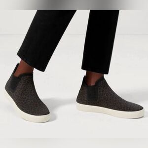 Rothy’s Animal Print Slip On Chelsea Boots Size 10.5